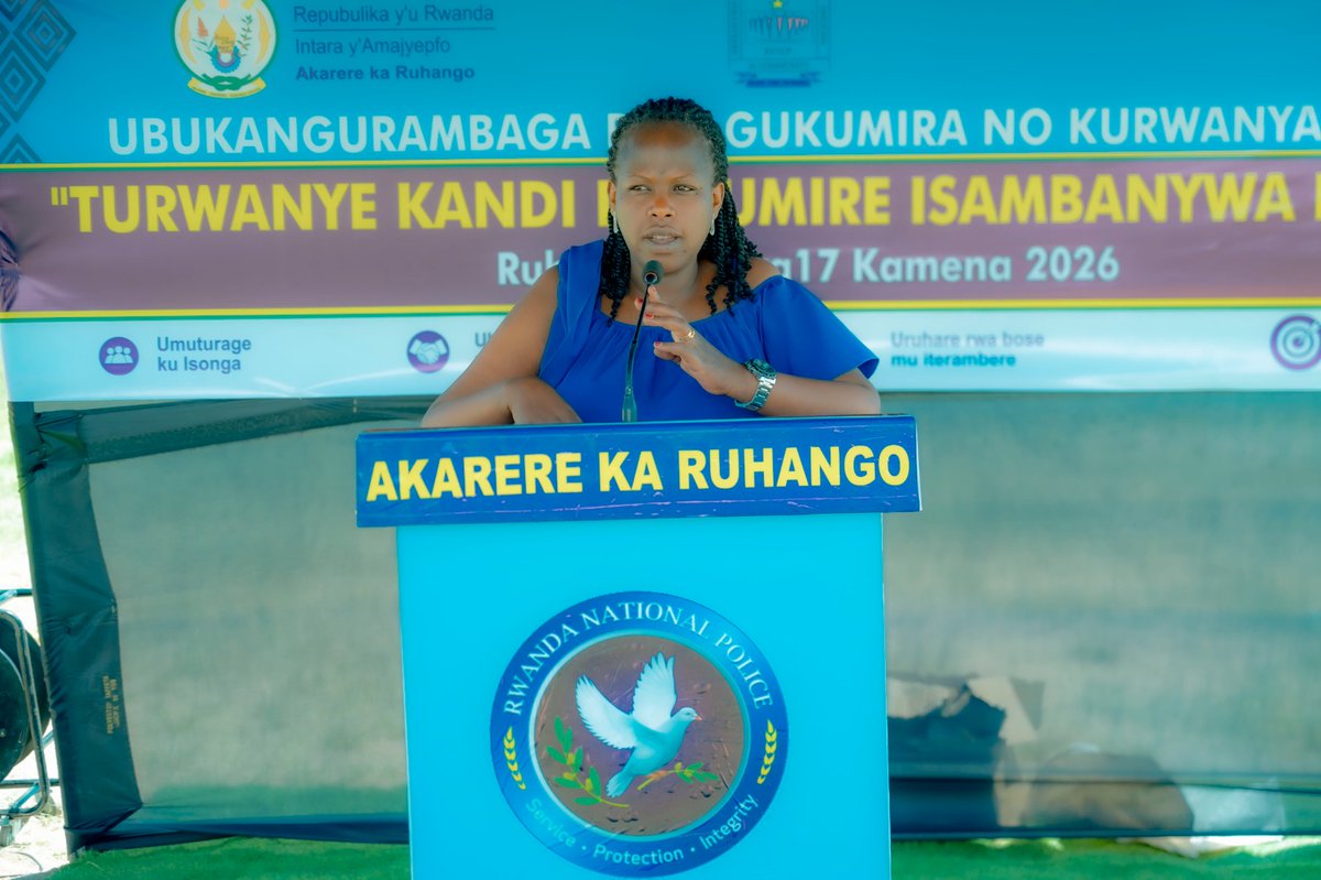 RuhangoDyvcp's tweet photo. Urubyiruko rw'abakorerabushake twakoze ibi
➡️Gufasha Abamotari kugera ahabereye gahunda yo kwibuka no kunamira imibiri ishyinguye mu rwibutso rwa jenoside yakorewe Abatutsi mu 1994 
✅Kwitabira  ibiganiro byateguwe na RNP    ku bukangurambaga ku gukumira no kurwanya ibyaha https://t.co/agj1zqJREL