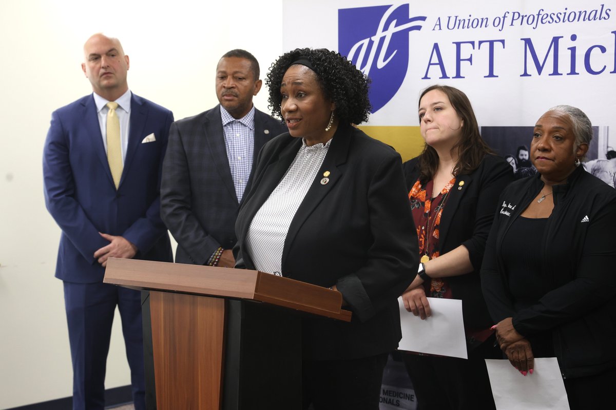 StateRepSteph's tweet photo. The Detroit Caucus held a press conference with AFT Michigan &amp; DPSCD on the delayed K-12 school budget.
Passing a budget on time is one of the most basic responsibilities we have as elected officials. It’s how we provide certainty for our communities. https://t.co/9JJycMXnZe