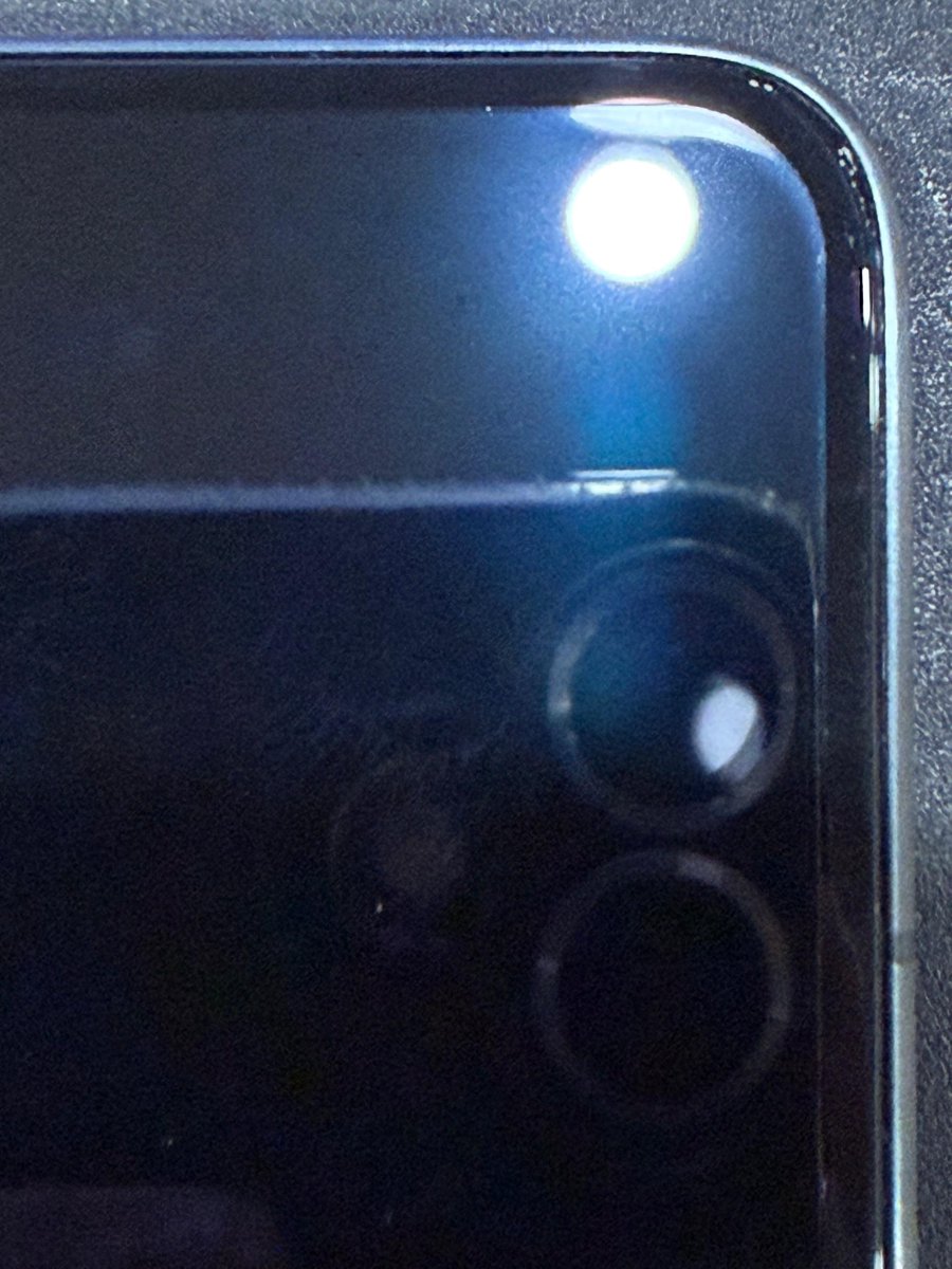 Ritesh_g10's tweet photo. How @Motorola_IN @Moto sold me a defective phone, ignored my complaint, and left me stranded without a primary device for 10 DAYS and counting

Still no resolution. Still no accountability

They're making me wait endlessly for a simple replacement. Here's the full story👇

1/13 https://t.co/piwZBxVoCW