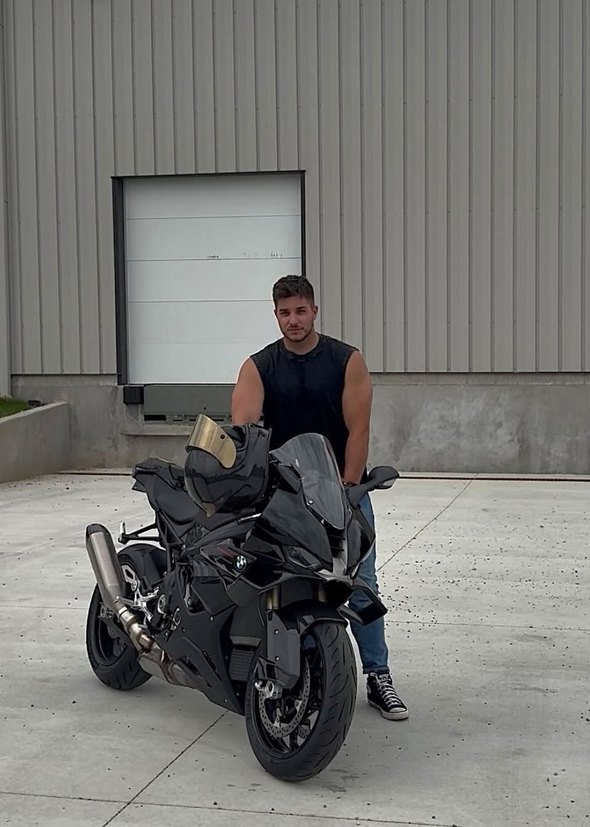 MoreMotorcycles tweet picture