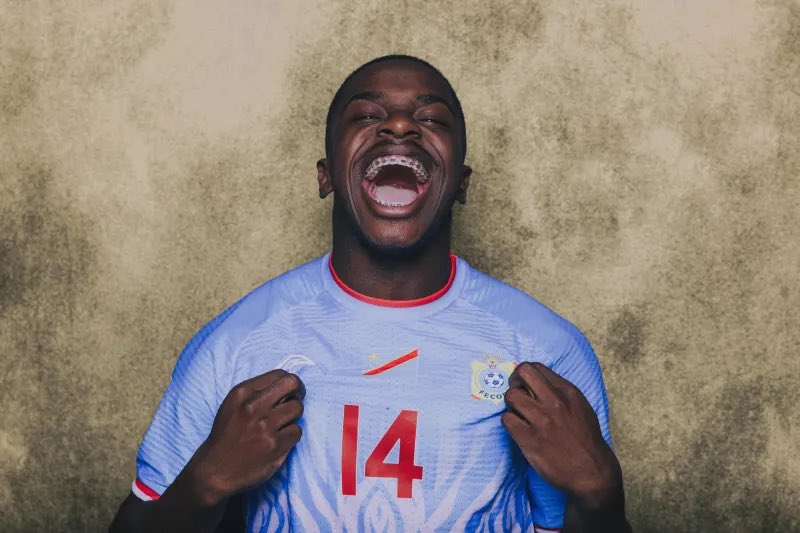 RokerReport's tweet photo. What a moment for him as he gets to share the pitch with one of the greatest to ever lace up a pair of boots. 🇨🇩 https://t.co/qUb0A6z78n