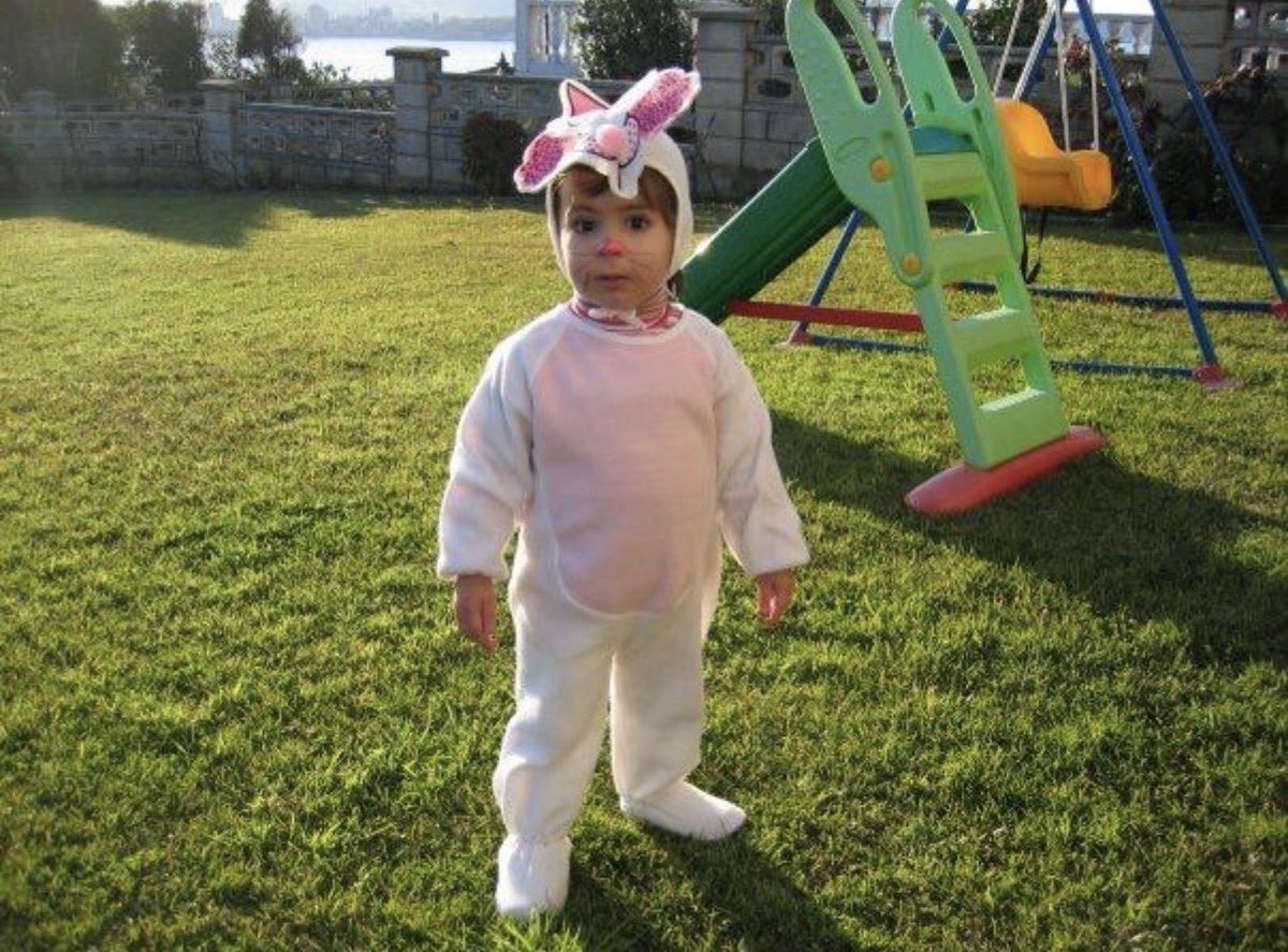 rosky23's tweet photo. quien diga que Benito y yo no estábamos conectados de alguna manera no sabe de lo que habla 🐰💖 https://t.co/tQe1QOZV9t