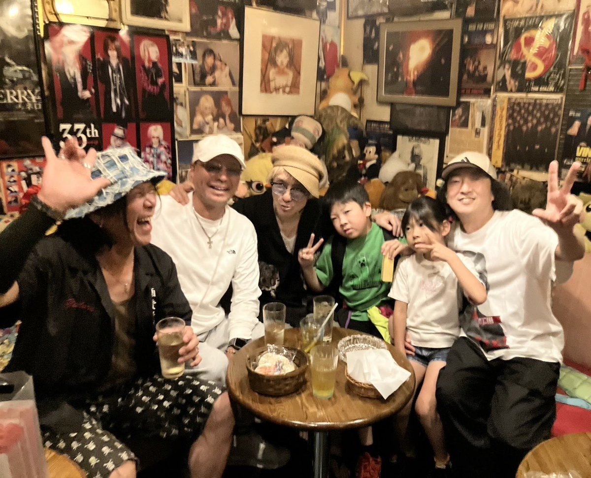 STARCAFE20's tweet photo. デスラと前夜祭w
では明日サムライで。
で夜またスターカフェでw https://t.co/L9cwMup6dW