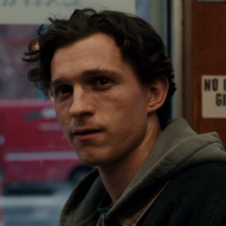 aranhaversobr's tweet photo. "Não é o Homem-Aranha que torna Peter Parker especial, mas sim Peter Parker que torna o Homem-Aranha especial."

- Tom Holland https://t.co/NdzlVYwTPC