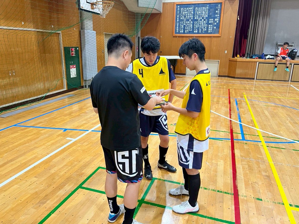 s_city_academy's tweet photo. いよいよ今週末リーグ開幕。

まずは相手よりも自分たちのレベルアップ。
紅白戦にも熱が入り、良い準備ができています。

チームのために
自分のために。

開幕戦も全力で戦います

📣選手募集中
中学、高校生年代の選手を募集しています！

#しながわシティU18 #フットサル #選手募集 #東京都リーグ https://t.co/GEePghwXVZ