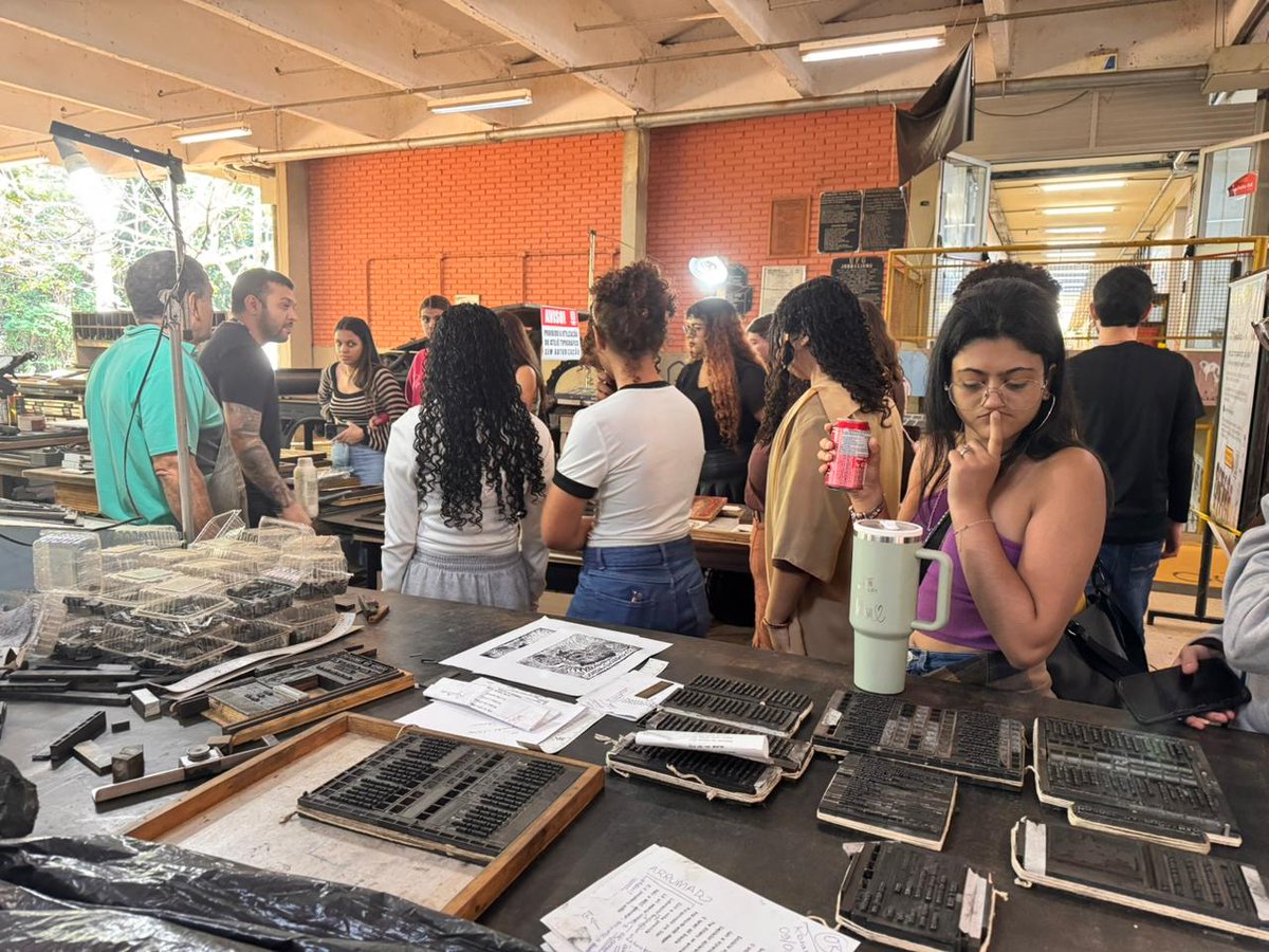 IFG_Anapolis's tweet photo. Registros da visita técnica ao Pátio da Ciência da UFG, que aconteceu hoje, 17, com a participação dos alunos de segundo e terceiro ano do curso de Comércio Exterior. Acompanharam a visita os professores Sérgio Filgueira e Matheus Tabata. https://t.co/PtCWj4JT0O