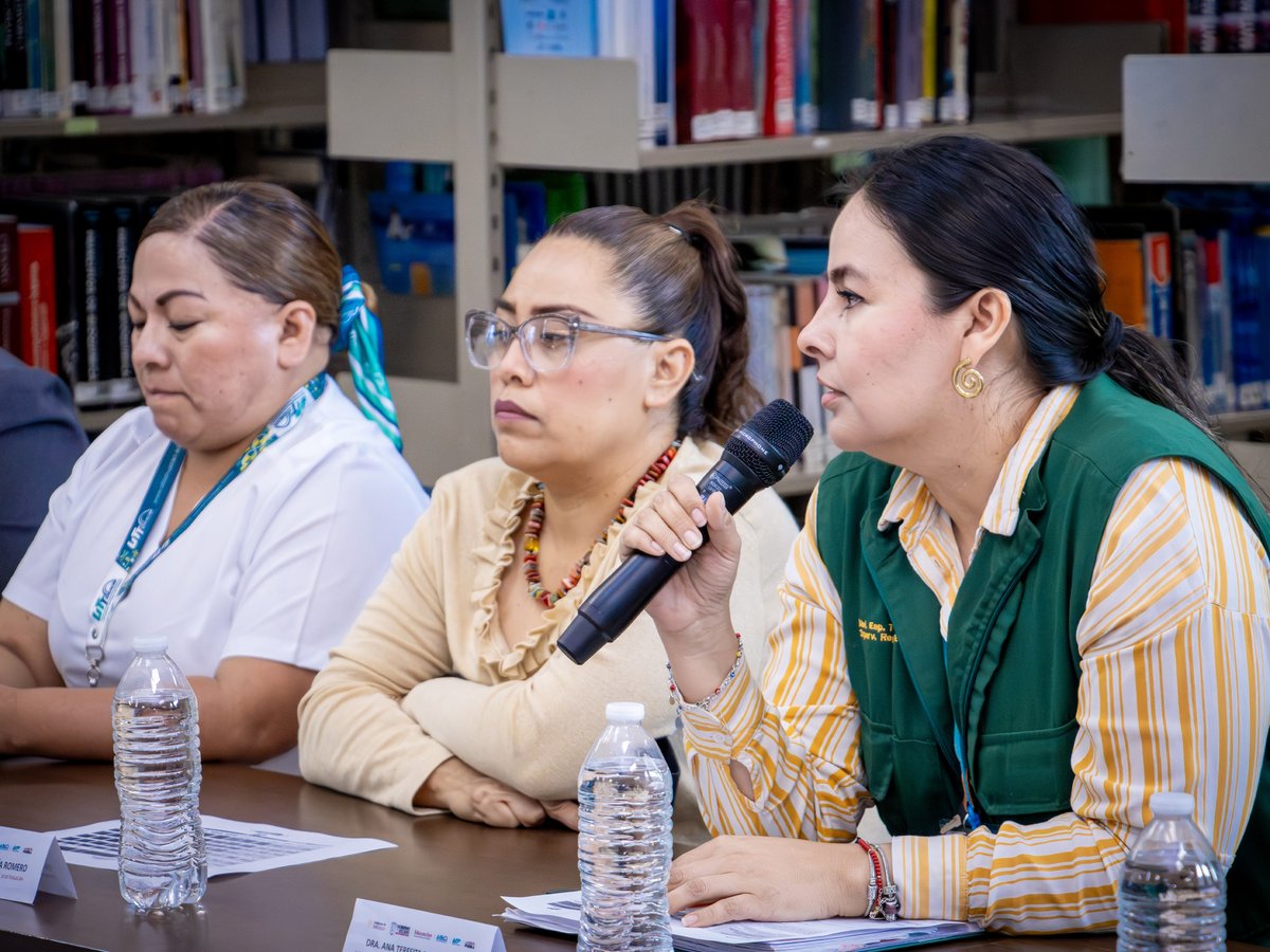 TehuacanUTT's tweet photo. Durante esta actividad, representantes del sector salud público y privado participaron en el análisis de las necesidades actuales del entorno laboral, aportando experiencias y perspectivas que contribuyen a la actualización y mejora continua del programa educativo. https://t.co/WIEYdx8IGi