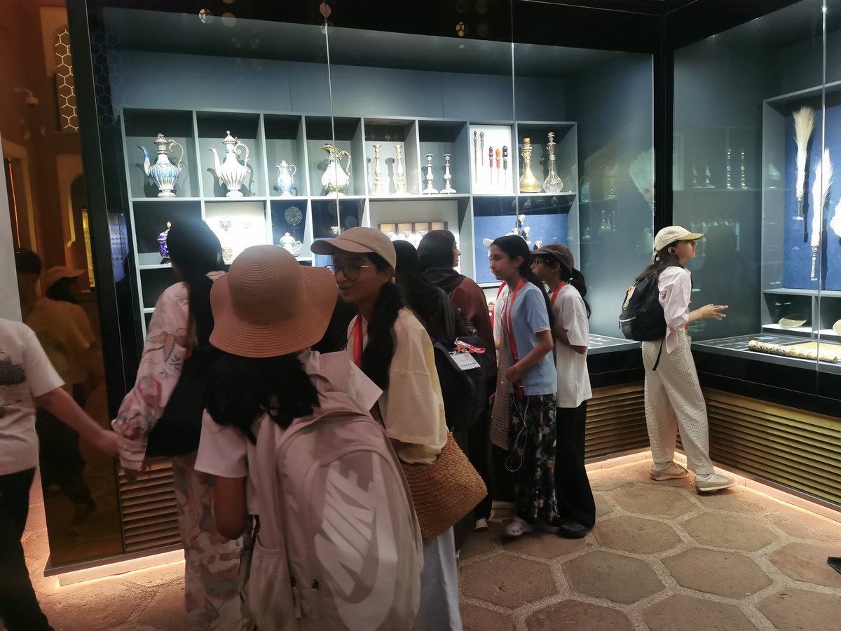 olive_bburn's tweet photo. Year 6 are in awe of the magnificent collection of artifacts from the Ottoman Empire, spanning jewels, weapons, religious relics, manuscripts, and luxury objects.
#History
#Museums
#LearningJourney
#WeAreStar
#TopkapiPalace https://t.co/tNp0CHZkmy