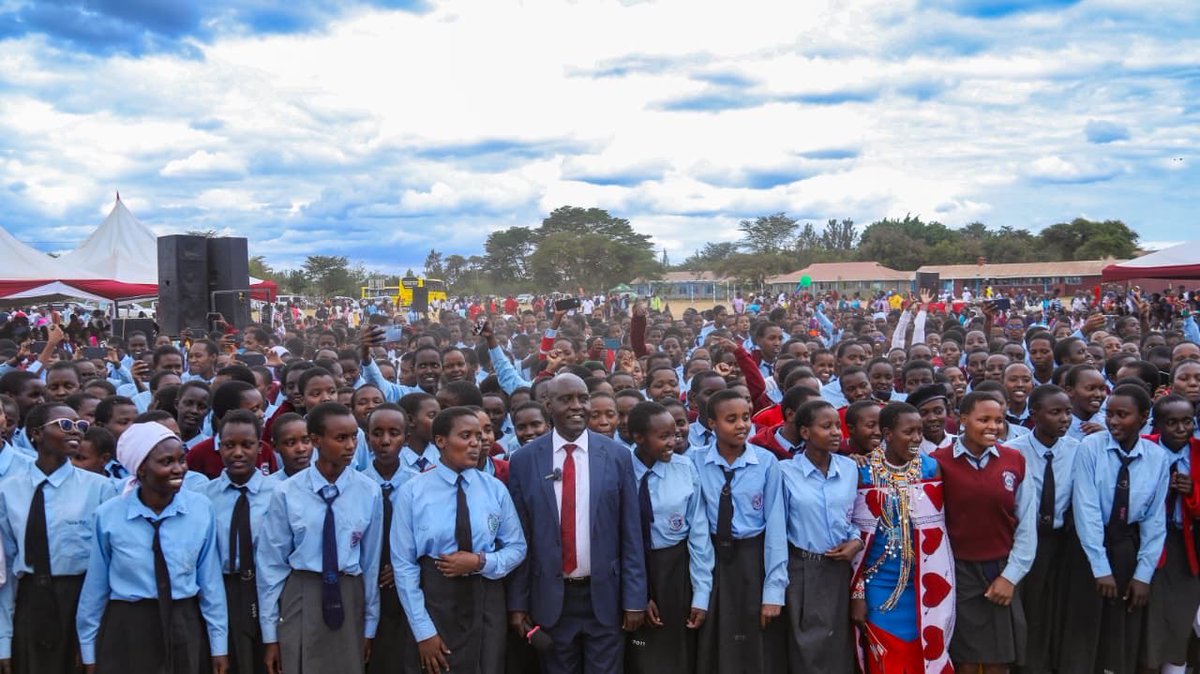 _BasicEdu's tweet photo. computer laboratory, a 22-door ablution block &amp; a bus shelter. 

The PS commended @EduMinKenya, parents, Kajiado South NG-CDF, &amp; the Anderson Foundation under the Water for  Life for their partnership, noting that the facilities will strengthen learning, safety, dignity, &amp; cont’d https://t.co/xtAOiSVncX