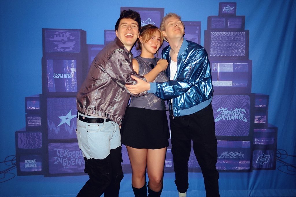 laniefalls's tweet photo. i miss this so bad i’m gonna cry https://t.co/AV6BE1eGal