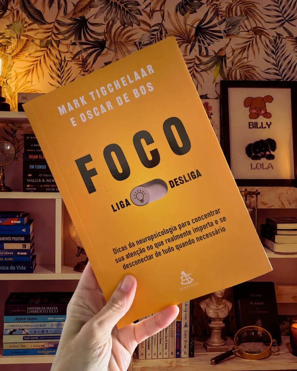 Carol_Sisson_'s tweet photo. Em Foco Liga-Desliga, @Mark_Tigchelaar  e Oscar de Bos explicam por que nosso cérebro não foi feito para manter atenção contínua e como pequenas distrações roubam nossa produtividade.
Leia a resenha aqui.

https://t.co/BbaMcsrb9y https://t.co/KpfrDROrRd
