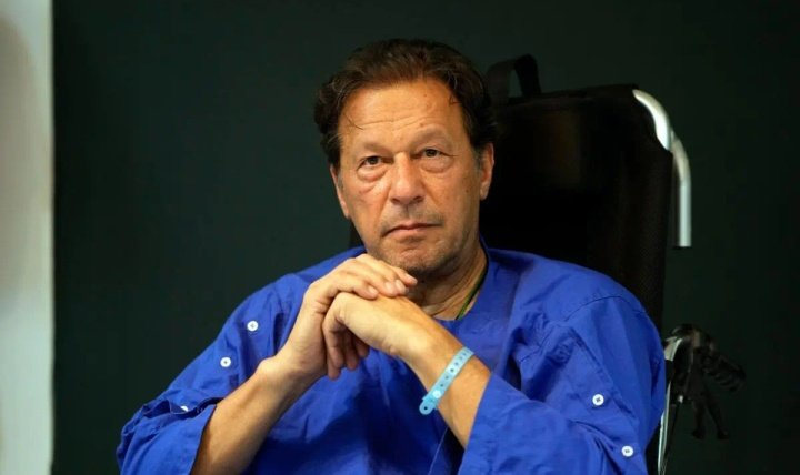 pakistanwalli's tweet photo. Let Democracy Win. Free Imran Khan. https://t.co/LdzyQYeFf3