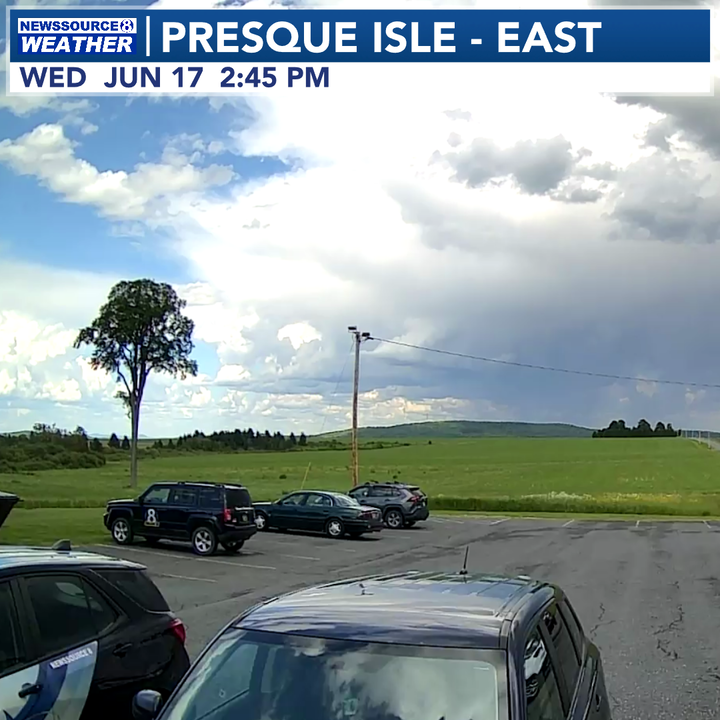 KoenigWX's tweet photo. 👀 Skies over Presque Isle right now, looking east from the WAGM station. A quick check on what’s happening out there!
#MEwx https://t.co/PENhaiO1VG