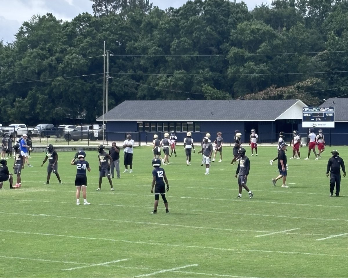 panthers_portal's tweet photo. Portal Football hosted Toombs County, SEB and Twiggs County today for 7v7 and lineman drills. 4 teams getting work in together and getting better. Go Panthers! https://t.co/ZHOyqe19QS