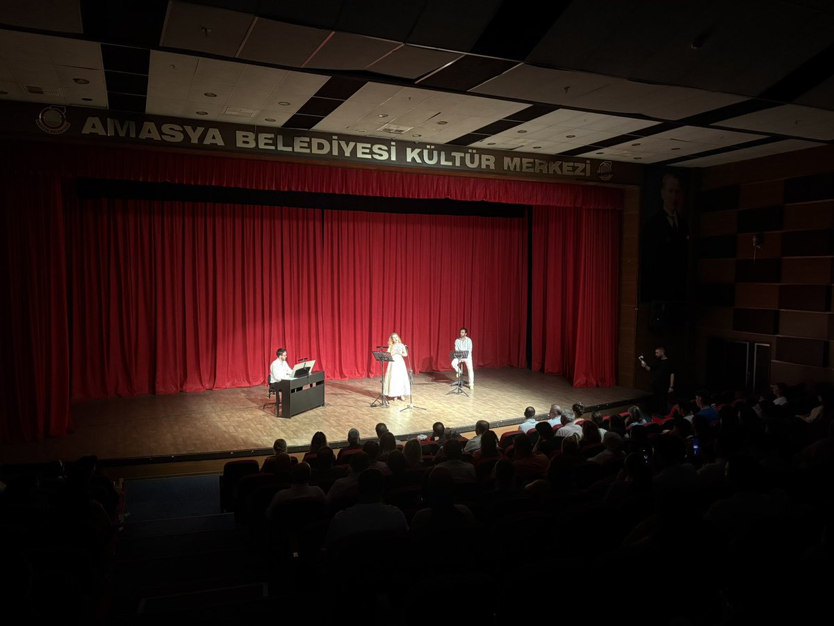 iktm05's tweet photo. 📍 Amasya Uluslararası Atatürk, Kültür ve Sanat Festivali

Festival kapsamında  gerçekleştirilen, 2. Anadolu Opera ve Bale Festivali etkinlikleri çerçevesinde Samsun Devlet Opera ve Balesi tarafından sahnelenen “Müzikli Bir Yaz Akşamı” konseri sanatseverlerle buluştu. 🎶 https://t.co/GSjSCAT5OJ
