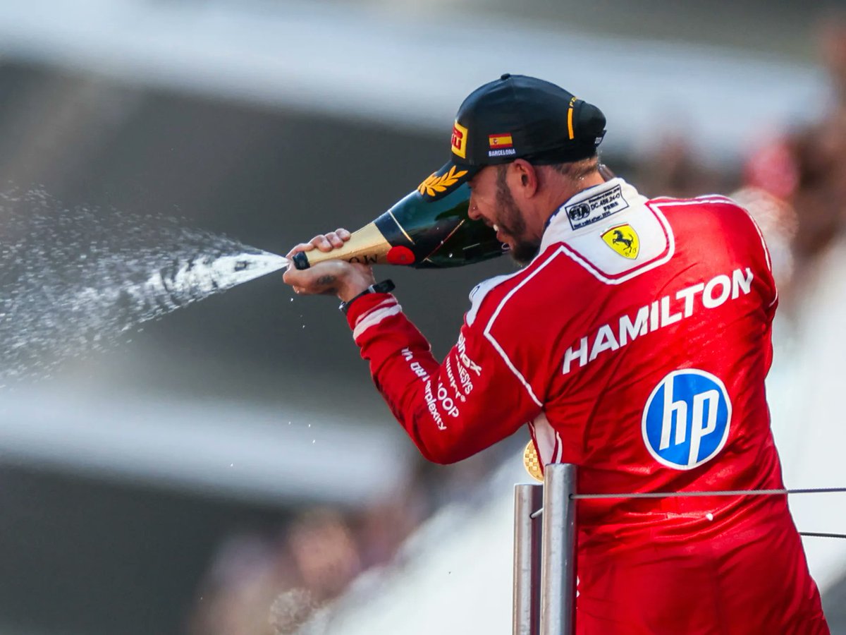 F1GuyDan's tweet photo. Lewis Hamilton has 17 seasons with a win

Only 16 other drivers in F1's entire history have 17 or more career wins.

That is an insane longevity stat for Lewis. https://t.co/oaQArfHKGb