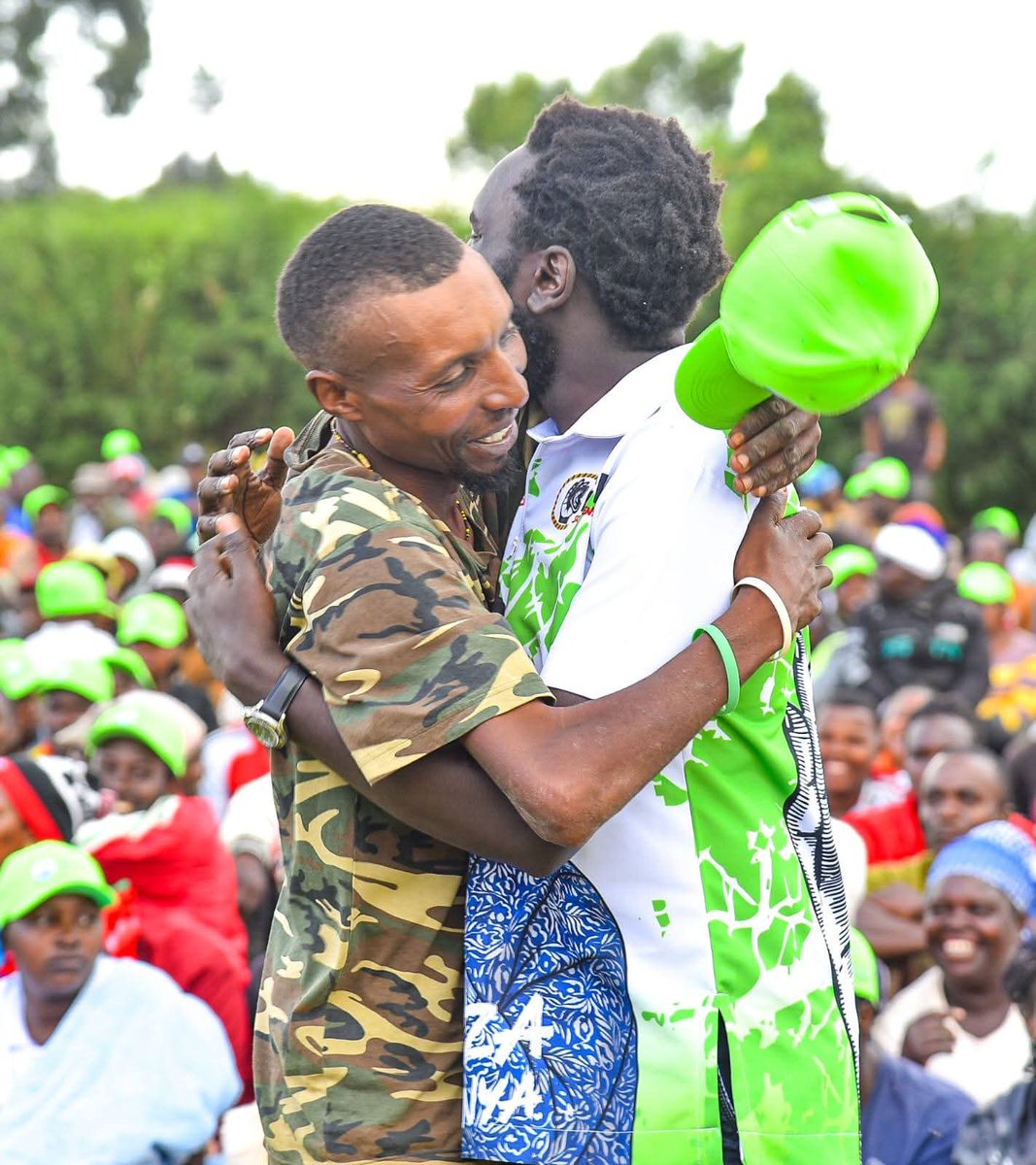 methumuhia's tweet photo. The determination in Olkalou is fever pitch. The anger the people have against government can boil yams. Those who said that the price of the people of olkalou are beans, rice and GOK mattresses are in for a rude shock. 

The people May
The people will

The dignity of the Mt... https://t.co/hhknDtlOUK