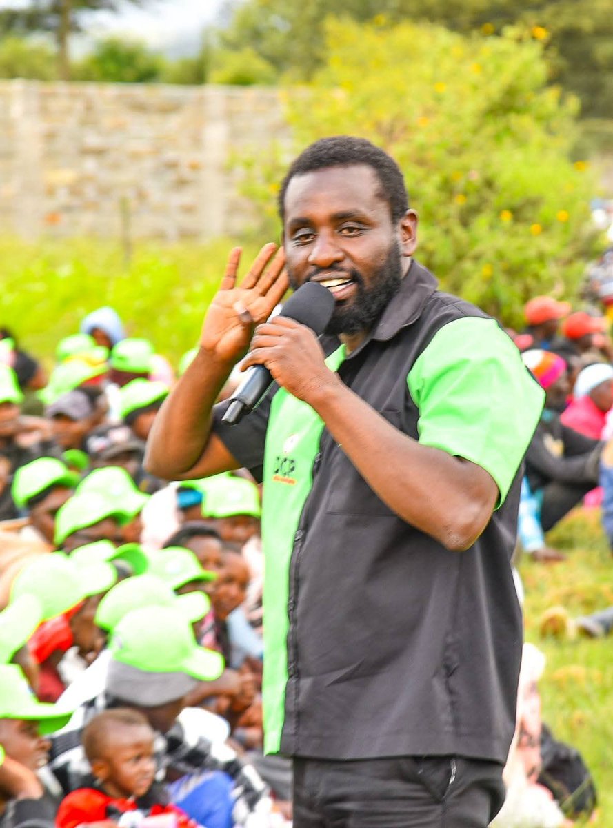 methumuhia's tweet photo. The determination in Olkalou is fever pitch. The anger the people have against government can boil yams. Those who said that the price of the people of olkalou are beans, rice and GOK mattresses are in for a rude shock. 

The people May
The people will

The dignity of the Mt... https://t.co/hhknDtlOUK