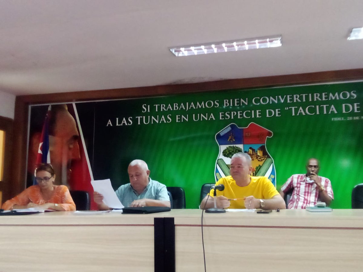 MailinMir's tweet photo. En #LasTunas Consejo Provincial de Gobierno, prepara dirigentes sindicales y Delegados al #22Congreso. @ArletyBarazal @Colina_CTCuba @ctclastunas @danurisortiz @KGV1977 @LorenzoOsbel @JoseAPerezP https://t.co/w85u7GOKex