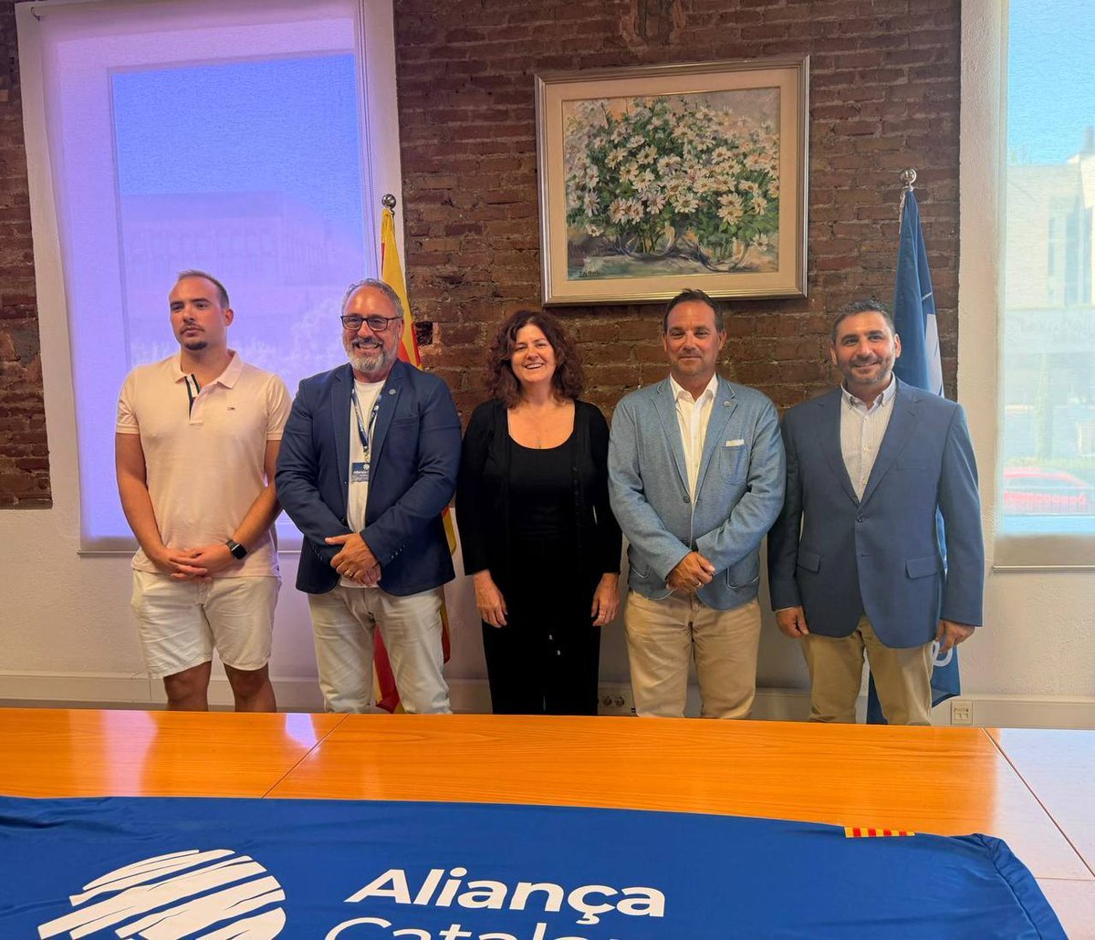 BLlobregatAC_S's tweet photo. Avui és un gran dia per Cornellà.
S’ha constituït la segona executiva local del Baix Llobregat Sud, pas a pas continuem creixent.

Una executiva que garanteix treballar amb entusiasme, energia i un ferm compromís amb els veïns del municipi.

Presidenta: Mercè Muntada.
Secretari d’Organització: Adrià Guerrero.
Tresorer: Dídac Pardo.

Continuem treballant amb passió per salvar Cornellà.

#SalvemCornella💙 amb @BllobregatAC_S

@muntada_me18170 @adrictivo 
@DidacPardo13

@JOTA_EMA_MARC @catalanetipolit