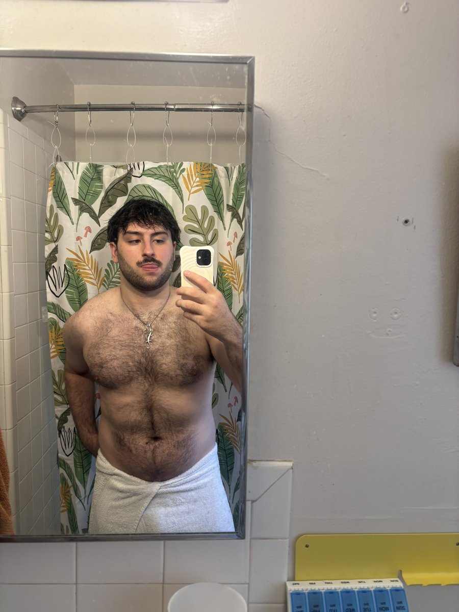 loveandlightok's tweet photo. just escaped my breast reduction surgery… can’t believe we all have to do this thank god i got out https://t.co/Doe34KGqTH
