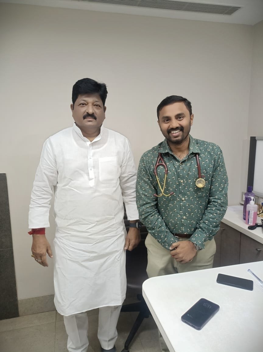 DocBinod's tweet photo. Honored to consult @jenapratap66 sir today @KIMSBBSR 

#drbinodprusty #endocrinologist #kimsbbsr #pratapjena #consultant https://t.co/evJvyCNCPq