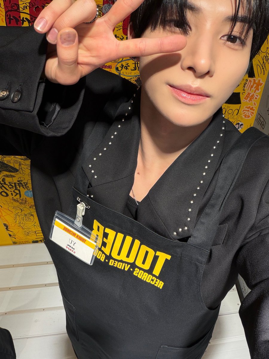 YUGLOBALFANBASE's tweet photo. 🐈‍⬛🫧 https://t.co/i62odIyWGB