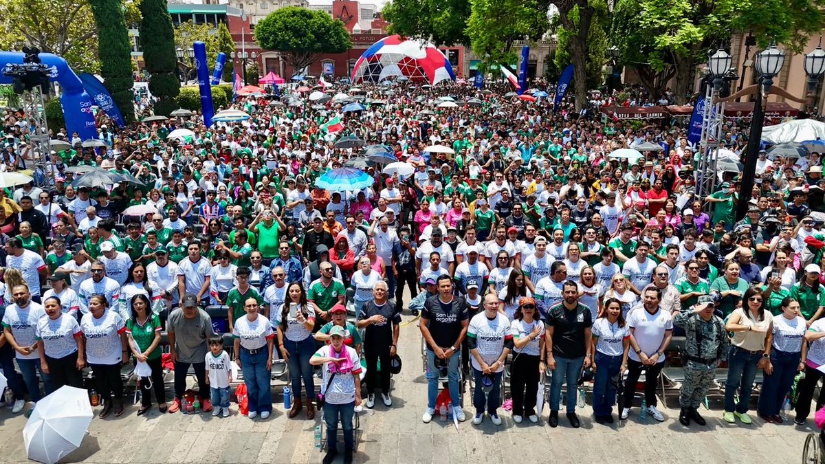 EF_Galindo's tweet photo. 🌮⚽️ Este jueves tenemos el plan perfecto para disfrutar en familia.

Los esperamos en la Feria del Taco de San Luis Capital para disfrutar de nuestra gastronomía y vivir juntos la emoción del México 🇲🇽 vs Corea 🇰🇷 en pantalla gigante.

Sigamos haciendo de nuestra ciudad un espacio de encuentro, convivencia y alegría para todas y todos.

¿Cuál es tu pronóstico para el partido? 👇

#SanLuisAmable