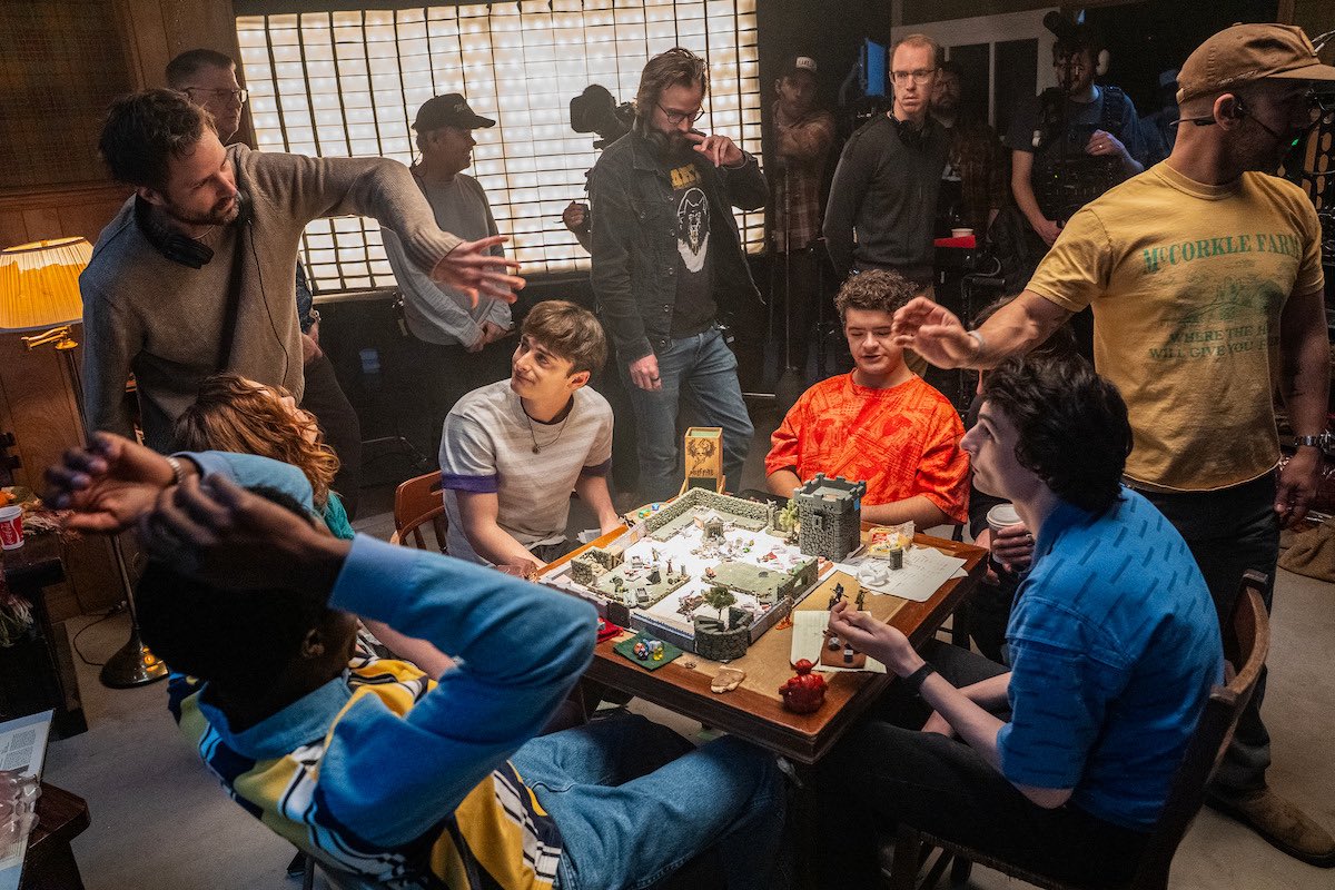 NoahUpdatesHQ's tweet photo. Netflix publica un nuevo artículo de Stranger Things 5 en Tudum, acompañado de nuevas imágenes promocionales y contenido exclusivo sobre la temporada final.

🔗https://t.co/PLFVMkssFH https://t.co/YBTU9DJNfr