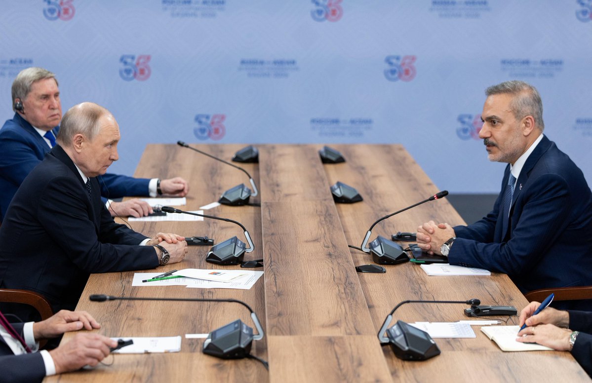 TC_Disisleri's tweet photo. Bakanımız @HakanFidan, Rusya Federasyonu Devlet Başkanı Vladimir Putin tarafından Kazan’da kabul edildi. https://t.co/rDjL6odQYF