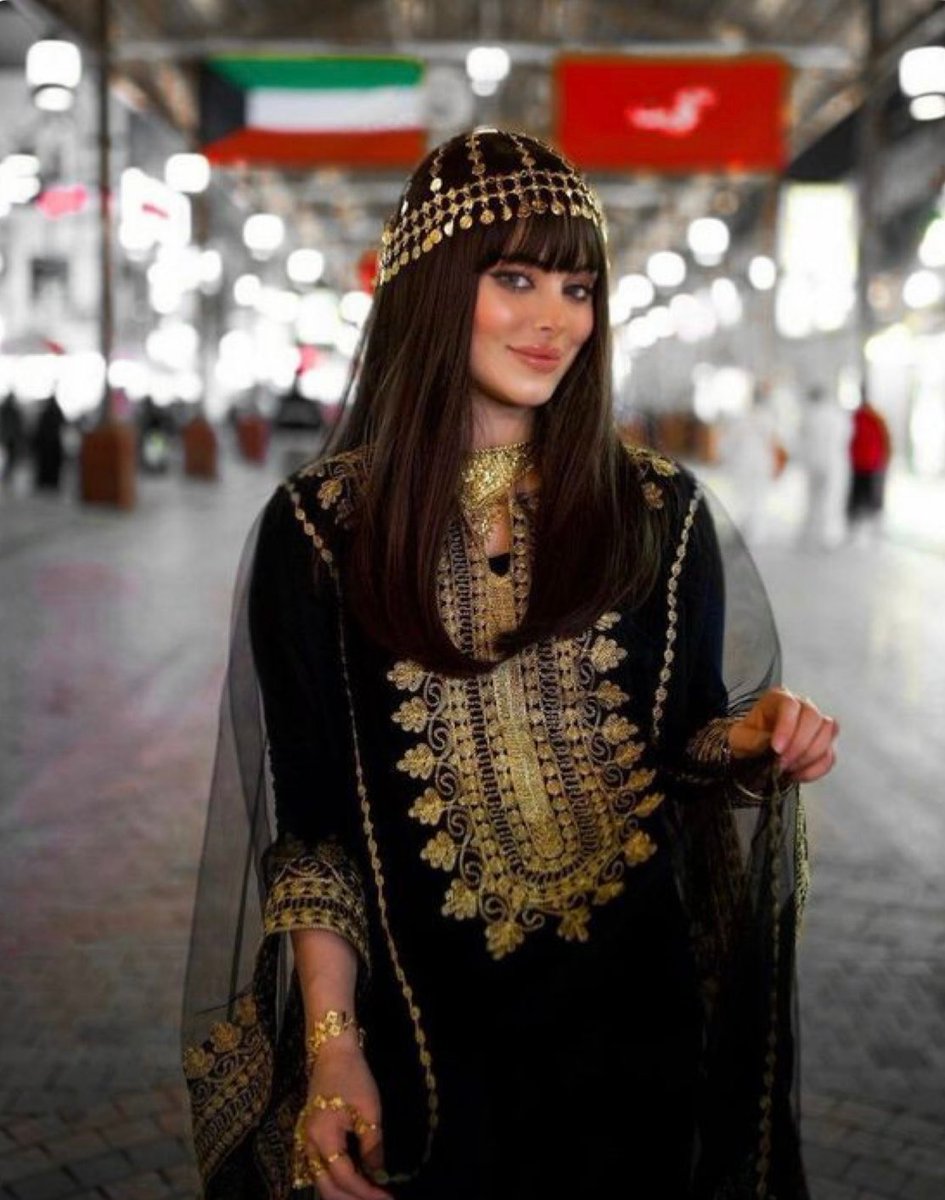 ArchVisionW's tweet photo. Kuwaiti girl 🇰🇼 https://t.co/DuhAnFKBZk