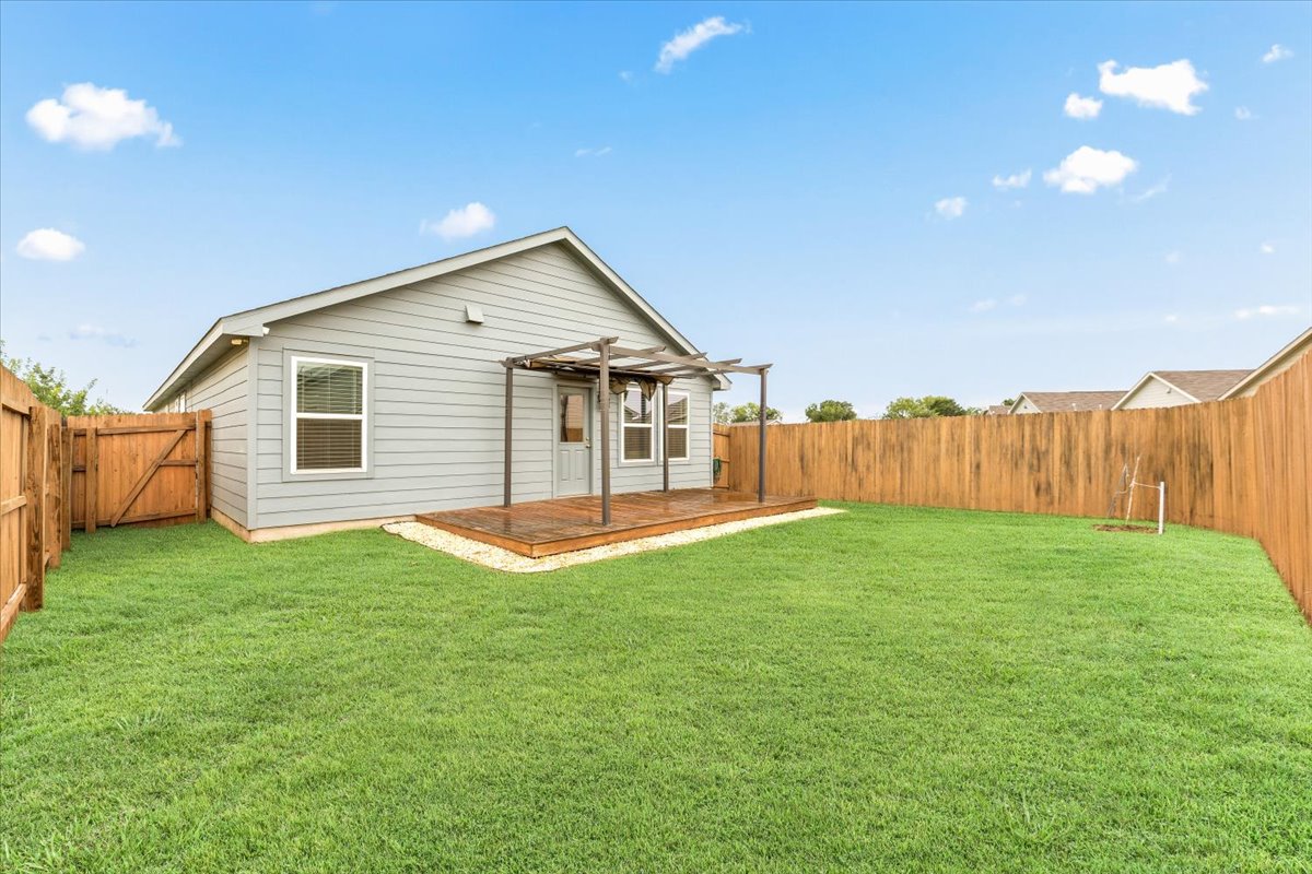 SAhomeguide's tweet photo. ***San Antonio Home For Sale!***
4bd/2ba | 1,631 sqft | 78222
Price &amp; Details: https://t.co/jMwQxX1lNs https://t.co/o5ffcTUVM0