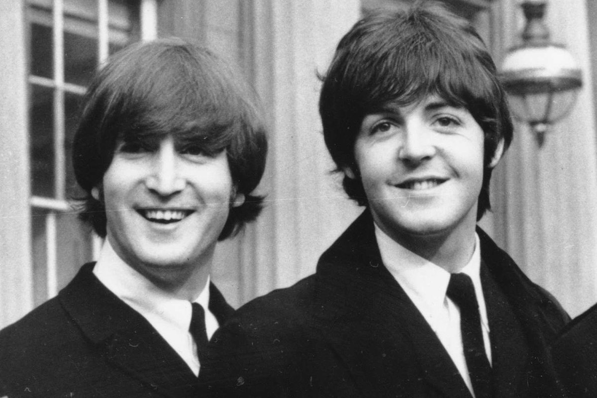 kittygeorgie's tweet photo. Someone put Harris Dickinson into a hydraulic press and someone take Paul Mescal and stretch his limbs. The swapped heights are throwing me off… #notmymclennon https://t.co/os4L9fDgCL