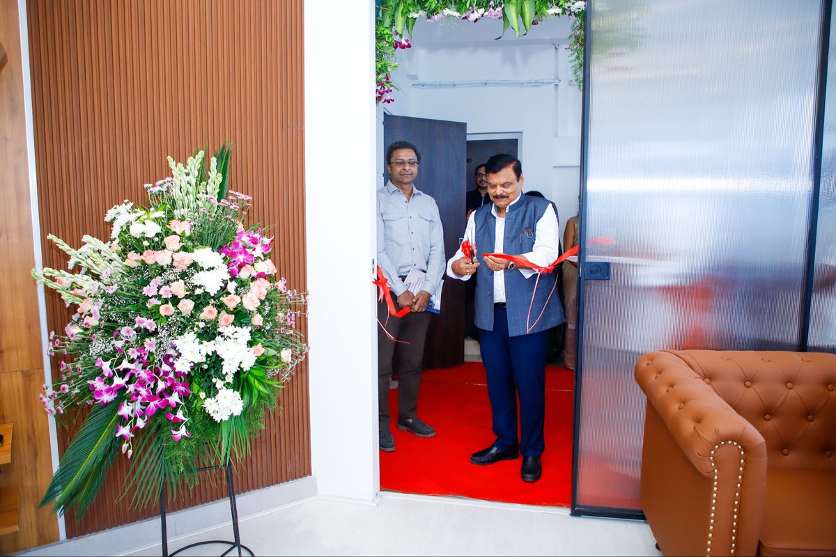 IncomeTaxMum's tweet photo. Shri Alok Kumar, Pr. Chief Commissioner of Income Tax, Mumbai, inaugurated “Kshitij”, the newly developed lounge at Aayakar Bhawan, Mumbai, on 15.06.2026.

The facility has been created to augment departmental infrastructure and enhance taxpayer services by providing a modern and citizen-friendly environment, reinforcing the Department’s commitment to taxpayer-centric governance.

@IncomeTaxIndia @nsitharamanoffc @FinMinIndia @officeofPCM @PIB_India @PIBMumbai