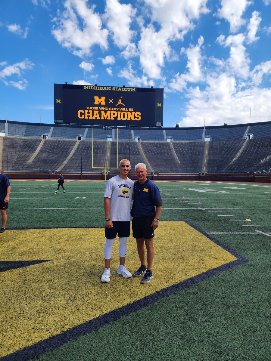 itsnicklobo's tweet photo. Had an incredible time at the @UMichFootball specialist camp. Thank you @DB_CoachCoombs, @Garrett__Alan and @19Bellamy.  Looking forward to continuing my relationship at Michigan @Chris_Sailer @KohlsKicking @MIexposure @TheD_Zone @DCDS_FB @AshtonAikens @RisingStars6 @HKA_Tanalski https://t.co/TqP8QEk5Xr