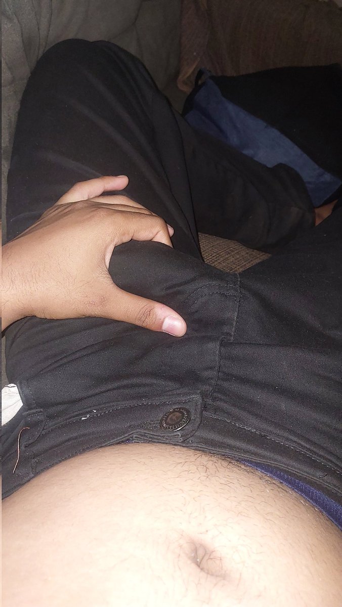 Novouser132324's tweet photo. Já chego do trabalho assim. 😵‍💫
Chulézão subindo e o pau duro 🐽 https://t.co/hLlITt2K4U