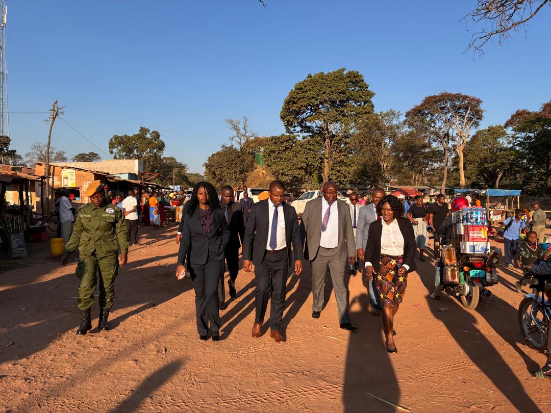 unhcrzambia's tweet photo. Today, judges from 🇿🇲’s Constitutional &amp; High Courts toured Meheba Refugee Settlement alongside the Office of the COR, as part of a UNHCR-funded training on refugee rights for 40 magistrates nationwide—strengthening justice &amp; protection for refugees 🇿🇲 #RefugeeRights https://t.co/nIOyEADpuR