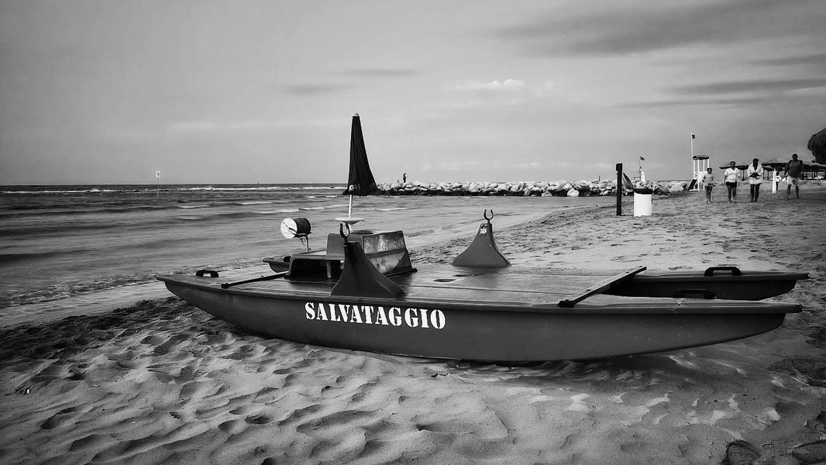 MFotoPL's tweet photo. 🇮🇹 Włochy w czerni i bieli też mają mnóstwo koloru.
----------------------------
#Pescara #Włochy #Wakacje #Italia #salvataggiopescara https://t.co/nZ4t24g9Eh