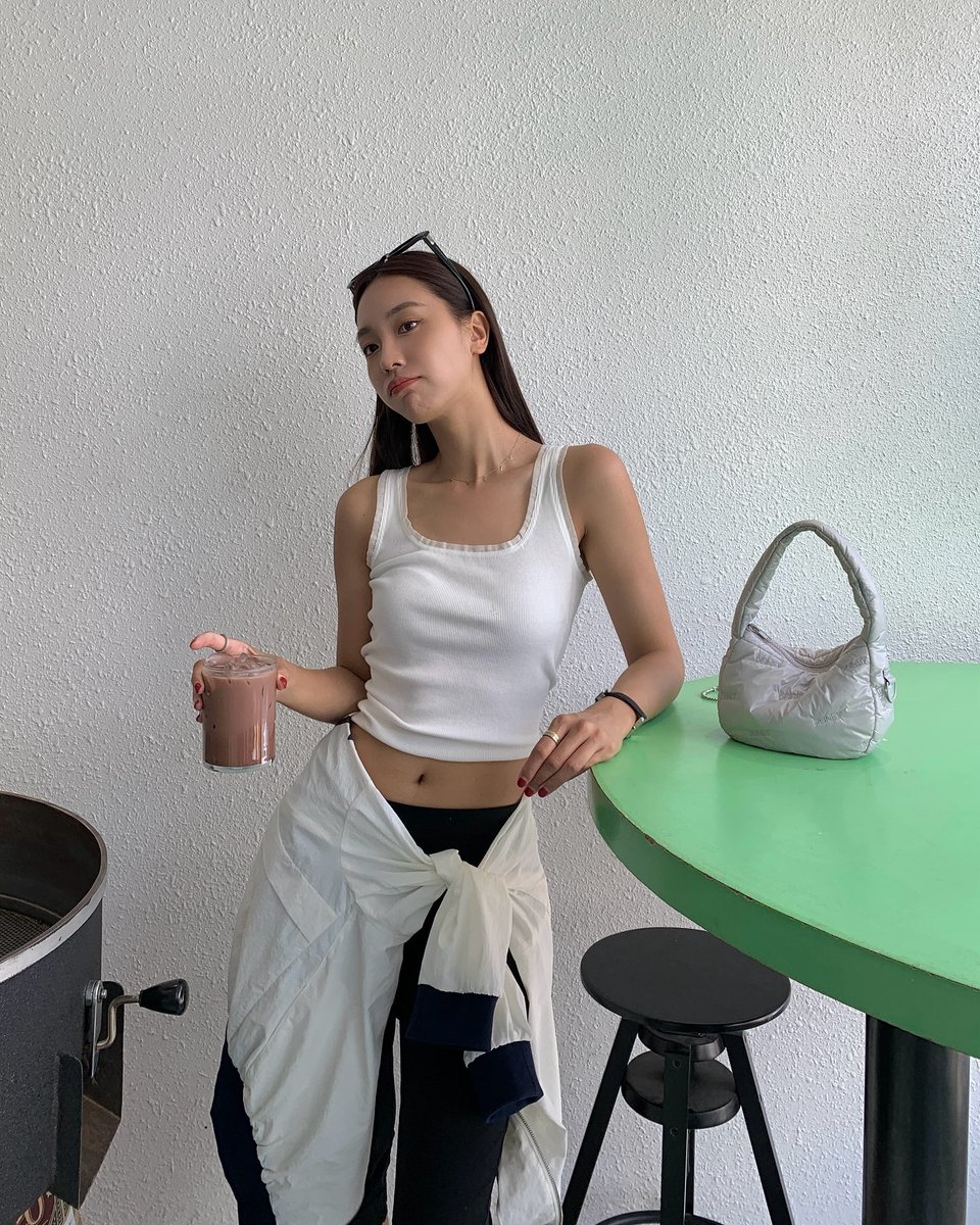 Özge Özsüvariler tweet media