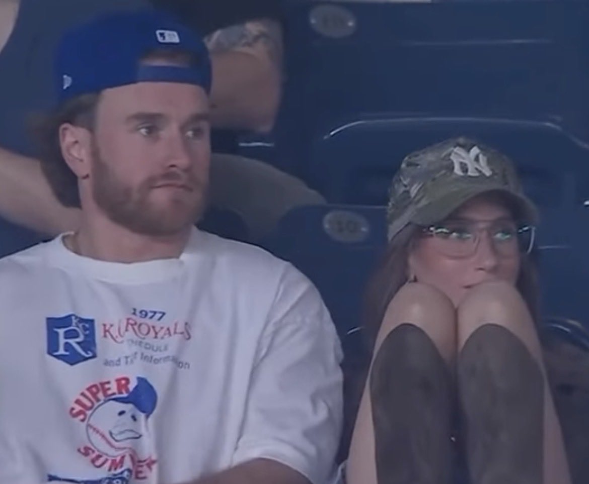 esteco2's tweet photo. West could have picked ANY baseball cap to wear to see Kyle. But of course he picked the one that Kyle’s ex wife wore to that game where the photos went viral. Everything this asshole does is intentional. Nothing is a coincidence #SummerHouse https://t.co/xYyn1MitMR