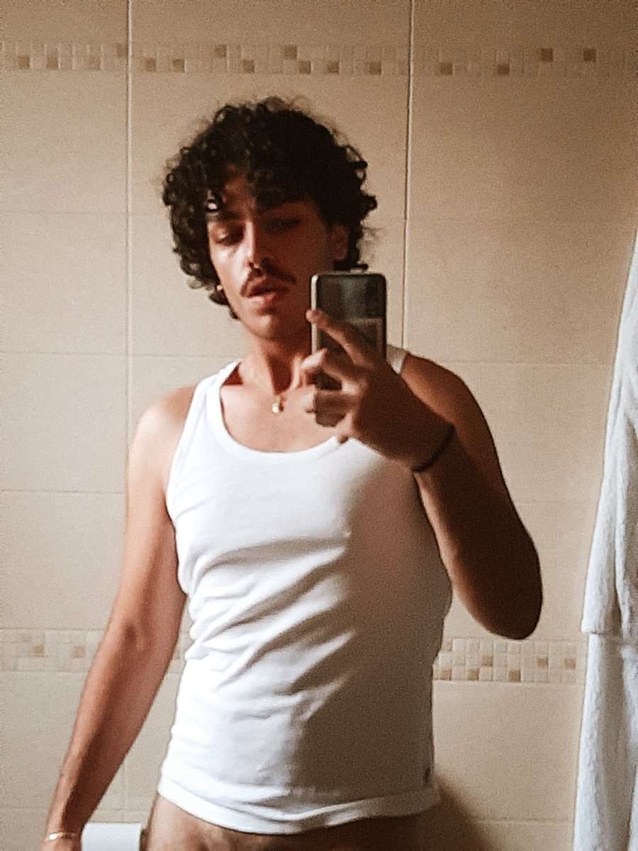 franci 🐝 tweet media