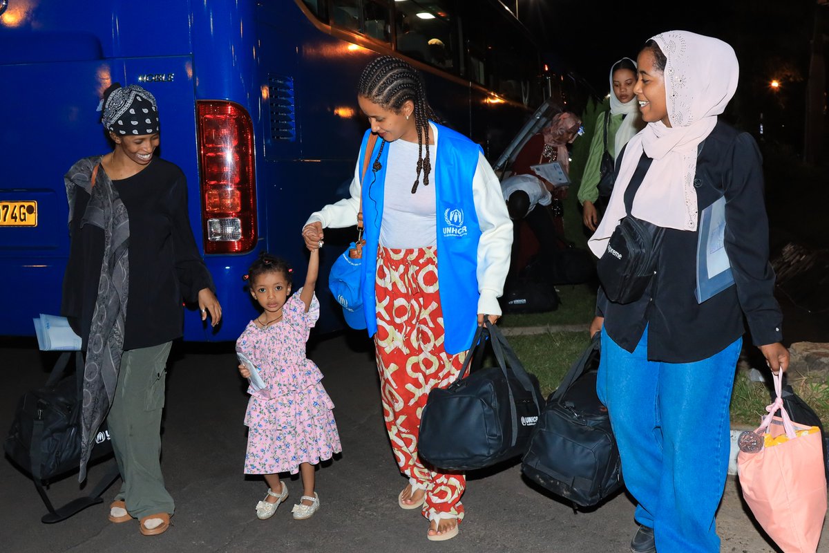 sir_damass's tweet photo. 🚨#𝐑𝐰𝐚𝐧𝐝𝐚𝐂𝐚𝐫𝐞𝐬

📌Today, #Rwanda🇷🇼 welcomed the 23rd group of 173 asylum seekers from #Libya🇱🇾 originating from #Sudan🇸🇩 (85) #Eritrea🇪🇷 (66), #Somali (2), #Ethiopia🇪🇹 (7) & South Sudan🇸🇸 (12).

📌The ETM has saved the lives of 3097 people, of whom 2621 have since been resettled to third countries.