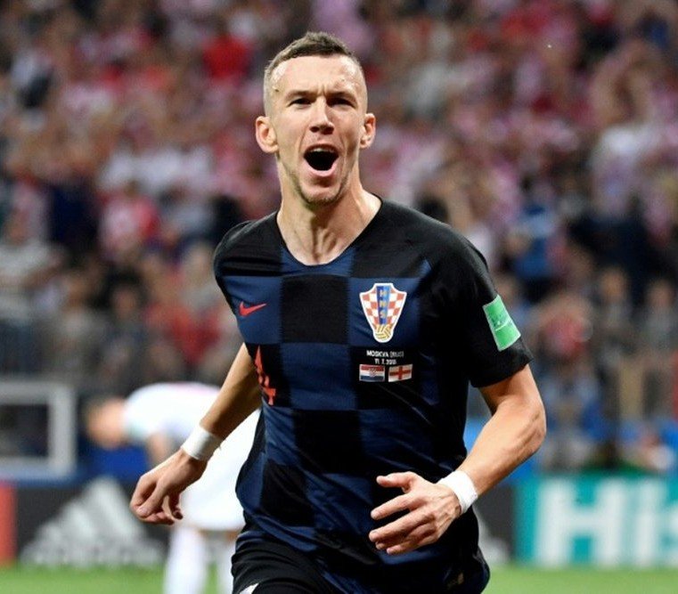 frabigol's tweet photo. Ivan Perišić en 2018 tenía 36 años, en 2022 tenía 36 años y ahora en 2026 tiene 36 años. Está atrapado en un bucle de espacio tiempo y únicamente envejece cuando hay fecha FIFA. https://t.co/2lHsQdBUNT