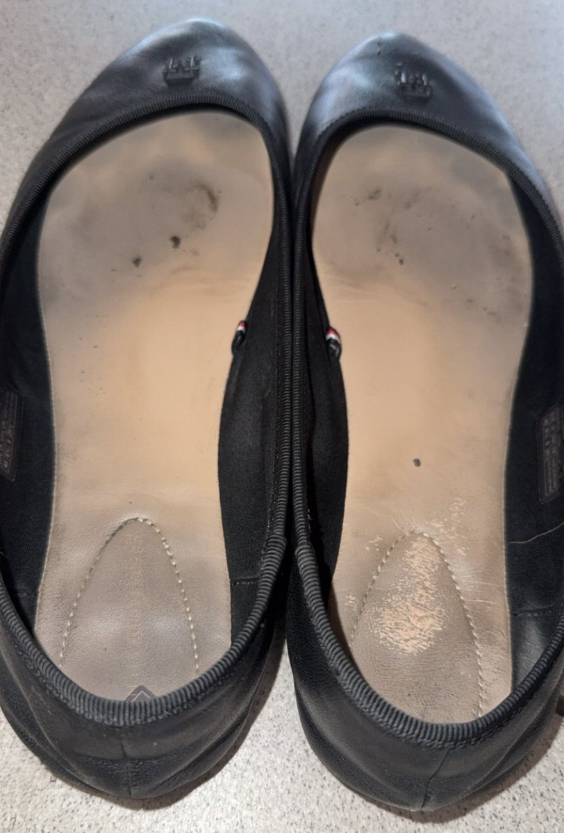 MissGee95x's tweet photo. A footboys dream 🤝 my work flats https://t.co/QYzIbS9eTT