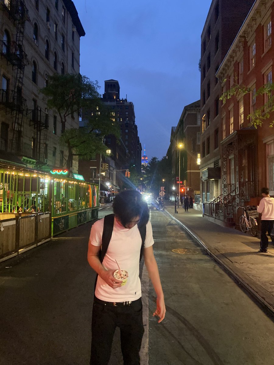 dudefaill's tweet photo. What Dude Fail is Wearing

Number (N)ine Jersey - $500 
Polo White Tee - $50
Dior Homme Denim - $300 
Jordan 8 Aquas - $250

Total - $1100 https://t.co/kVdYWQIfQX