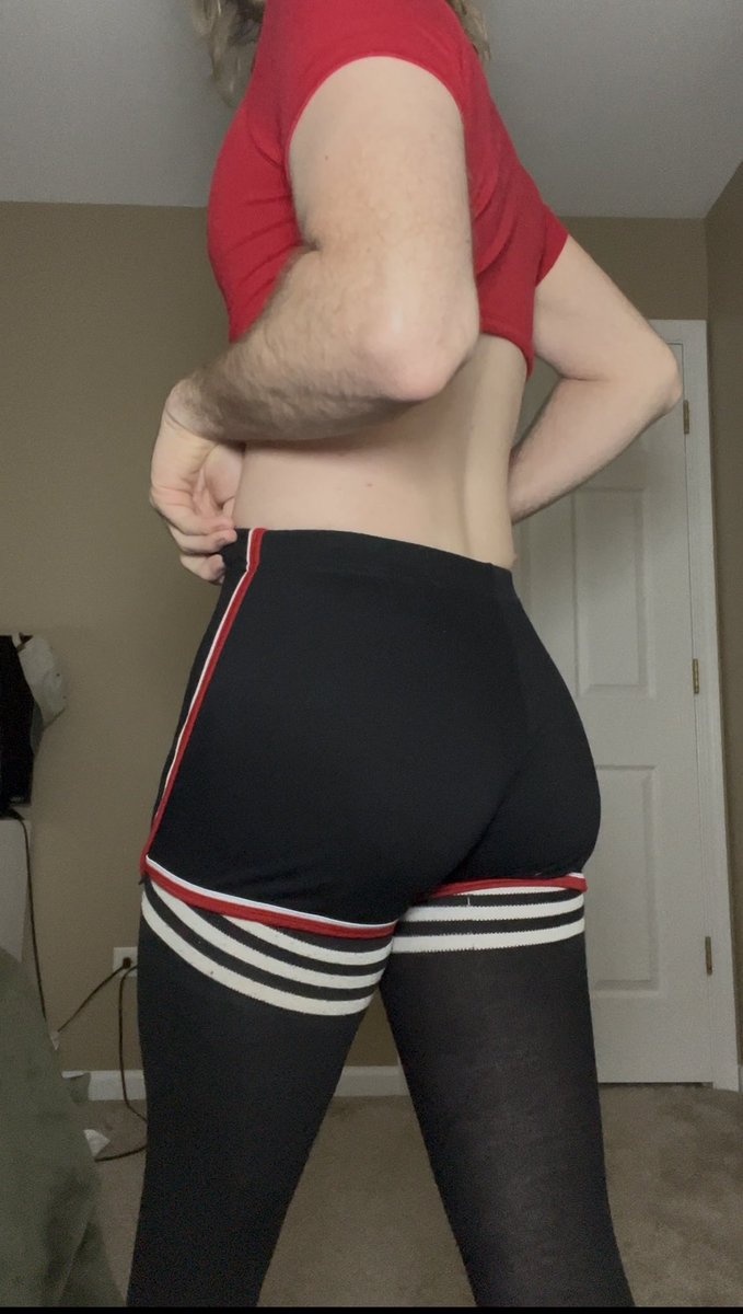 jamifemboy's tweet photo. This set >>>> 🖤❤️ who’s gonna let me wrap my legs around them in it?
#femboy #sexy #socks #feet #kinky https://t.co/rpK0T8fmXh