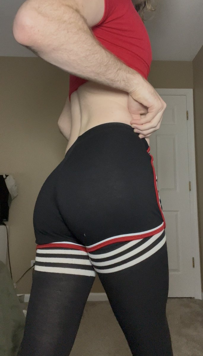 jamifemboy's tweet photo. This set >>>> 🖤❤️ who’s gonna let me wrap my legs around them in it?
#femboy #sexy #socks #feet #kinky https://t.co/rpK0T8fmXh
