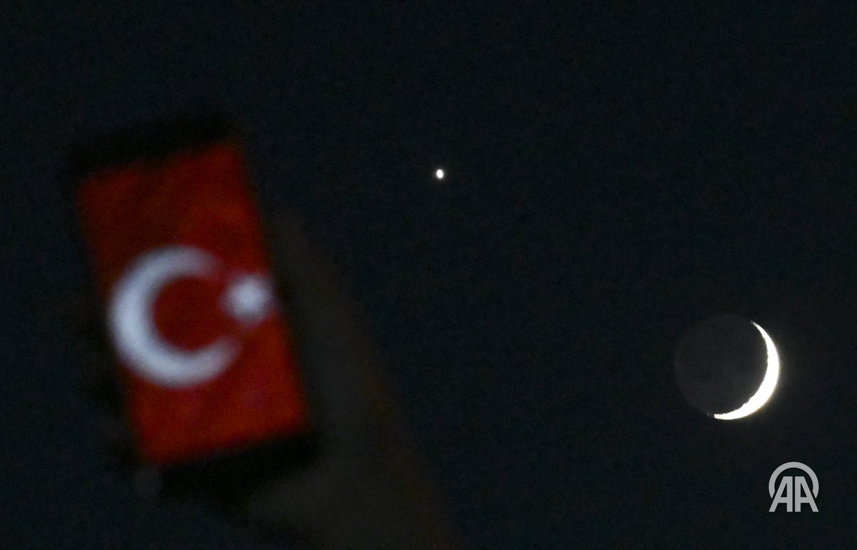 aytcunal's tweet photo. Ankara'da, hilal ve Venüs birlikte görüntülendi.
AA / 📸 @fotomotovol , @serdareser_ , @rasitaydogan06 ,  Harun Özalp , @anadoluimages https://t.co/Nqql1lERSv