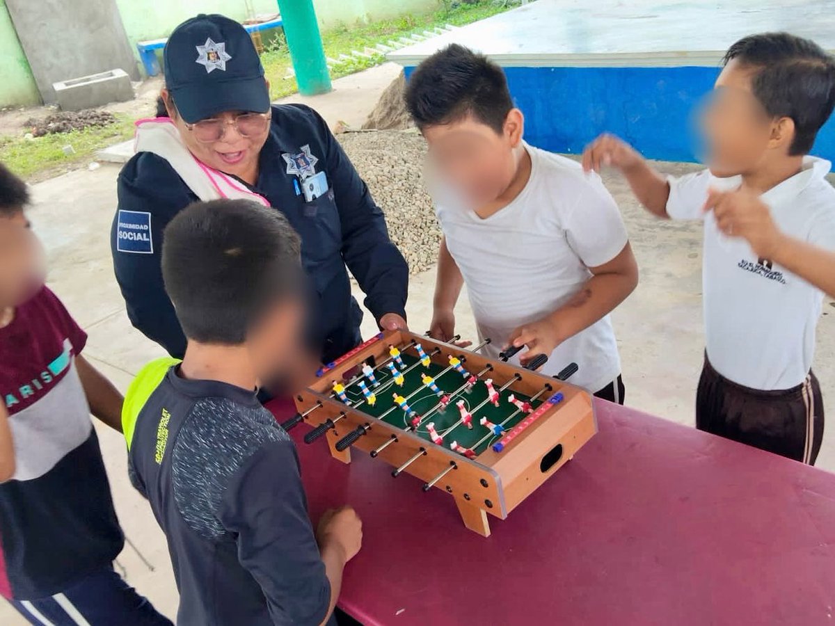 SSPCTabasco's tweet photo. 🤝🕊️ SSPC y Unidades Municipales de Prevención Social fortalecen la Cultura de Paz en comunidades y escuelas de Tabasco

#SspcTabascoAvanzoSeguro
#GobiernoDelPueblo #CulturaDePaz #PrevenciónSocial #SSPC #CENEPRED #UnidadesMunicipales 

https://t.co/VfYxNtGF4k https://t.co/BBBaGdqesA