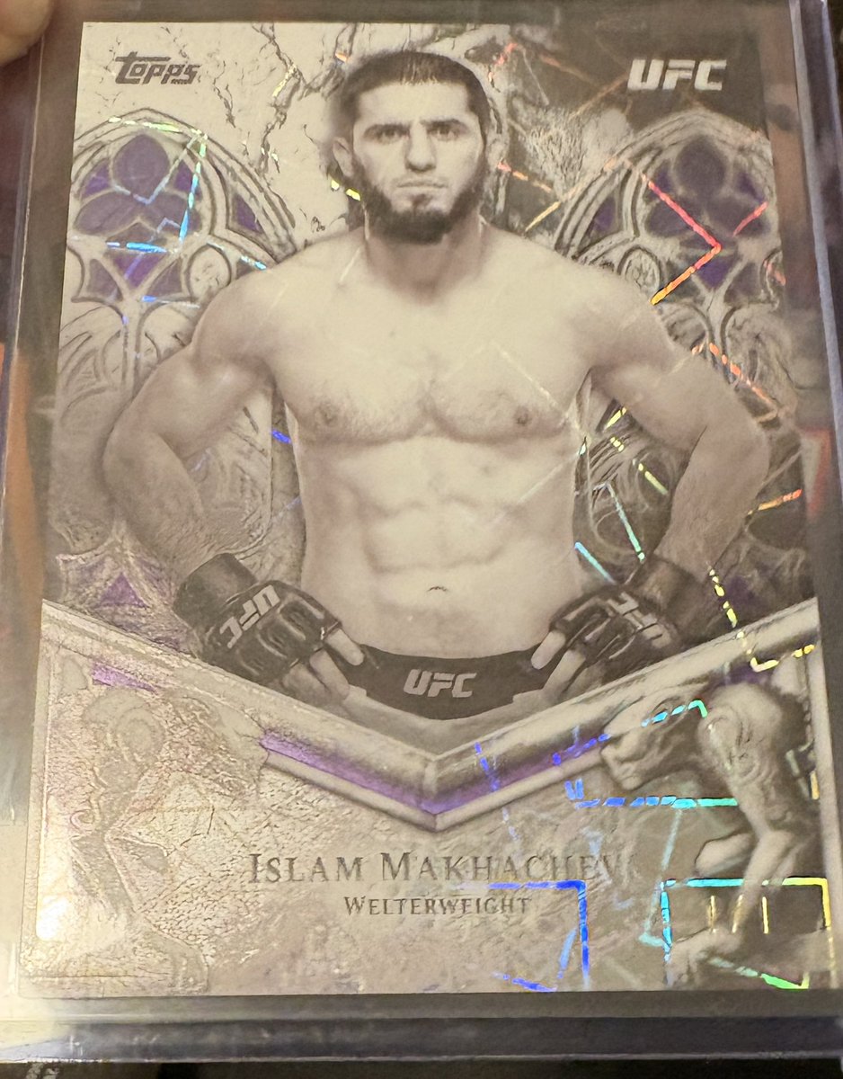 lutfi97's tweet photo. @Topps 1/1 islam cemented case hit from the new topps midnight 🔥 https://t.co/b7GdmMSStN